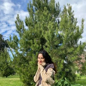 Meet your Posher, Esmeralda